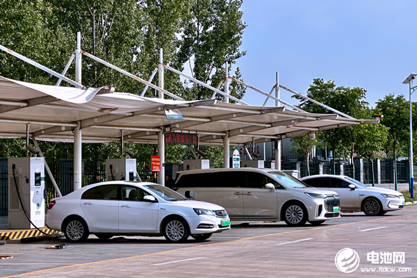 前7月我國充電基礎(chǔ)設(shè)施增量387.8萬個 換電站保有量4902座